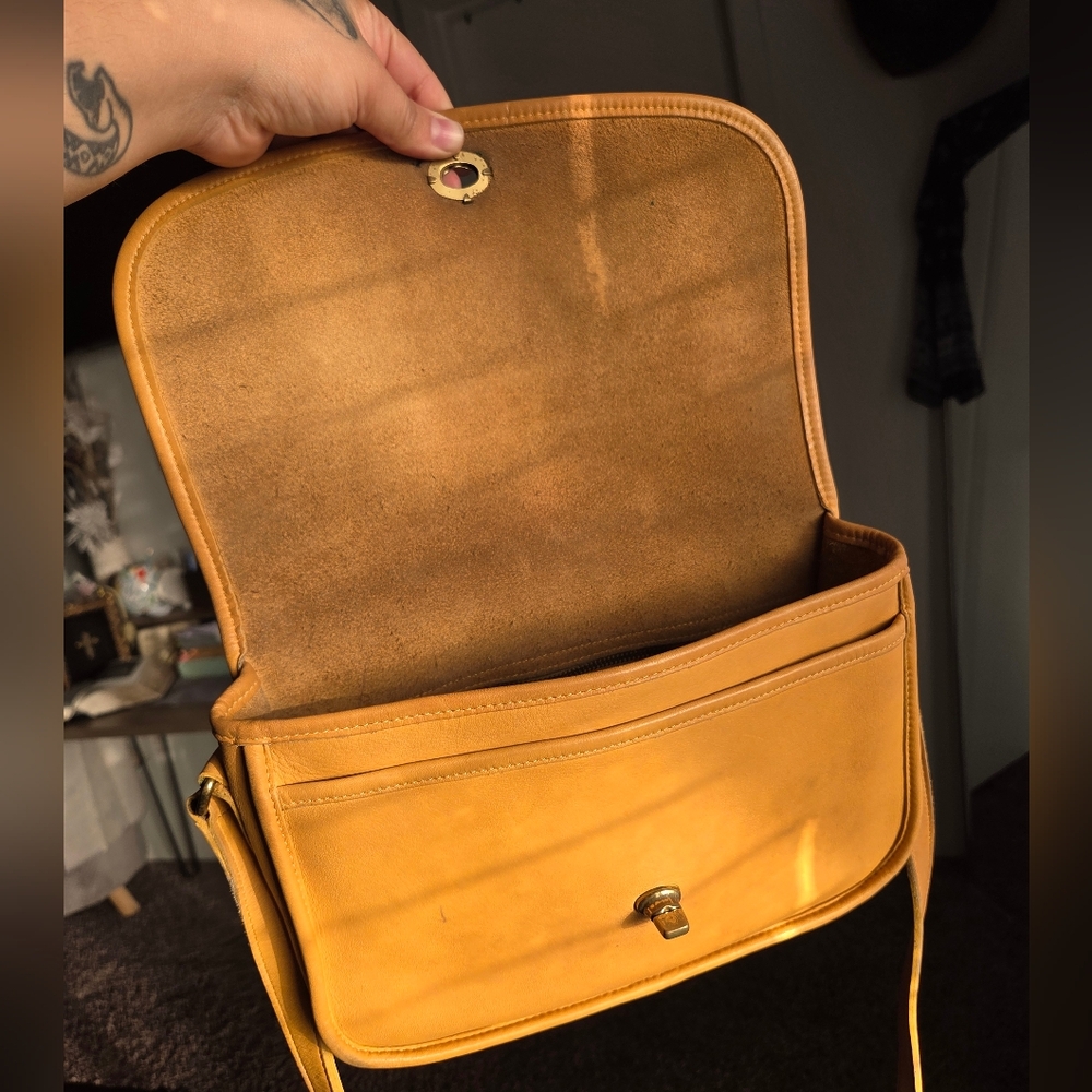 Vintage Coach Yellow City Bag ๐๐๐ป 9790 *PROJECT* - Picture 9 of 14